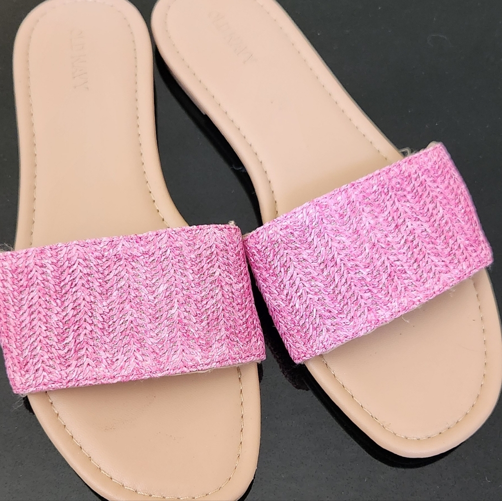 Old Navy size 8 pink flat ladies pre-owned